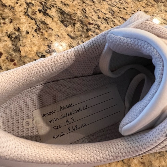 White Shell toe Adidas! - Picture 5 of 6